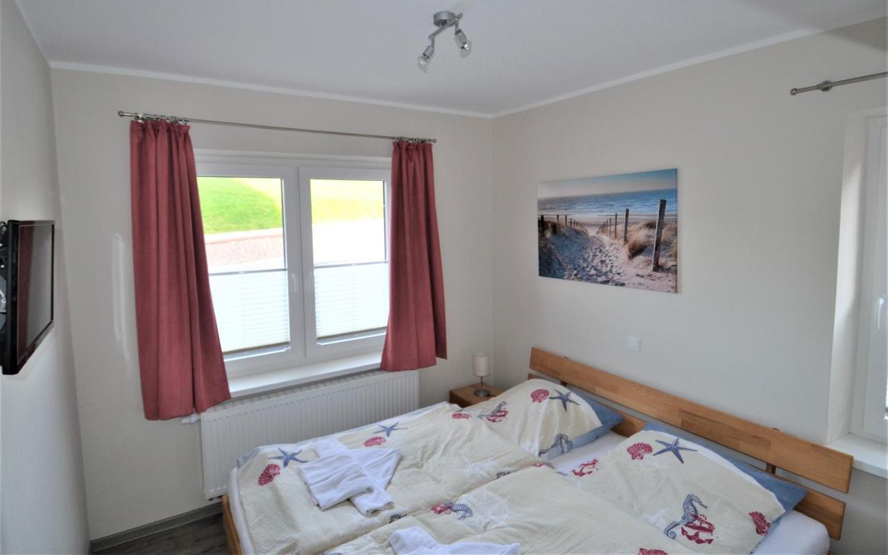 Ferienwohnung Cafe Störmhuus Neuharlingersiel Exterior foto
