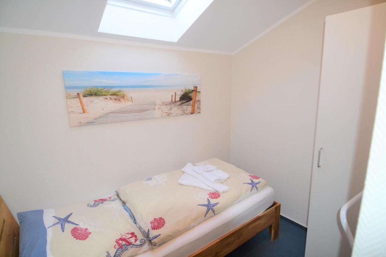 Ferienwohnung Cafe Störmhuus Neuharlingersiel Exterior foto